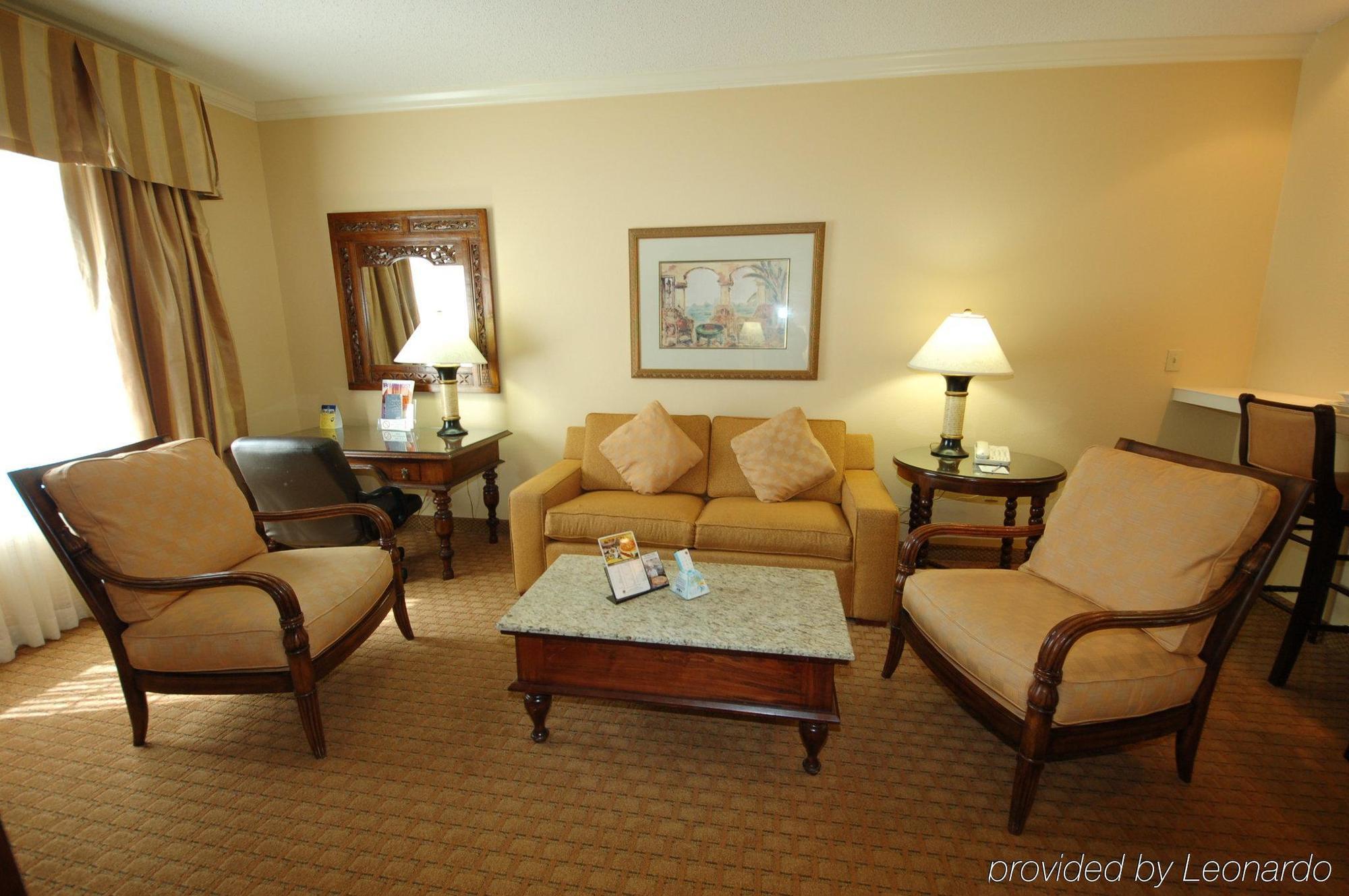 Richmond Inn & Suites Bâton-Rouge Extérieur photo